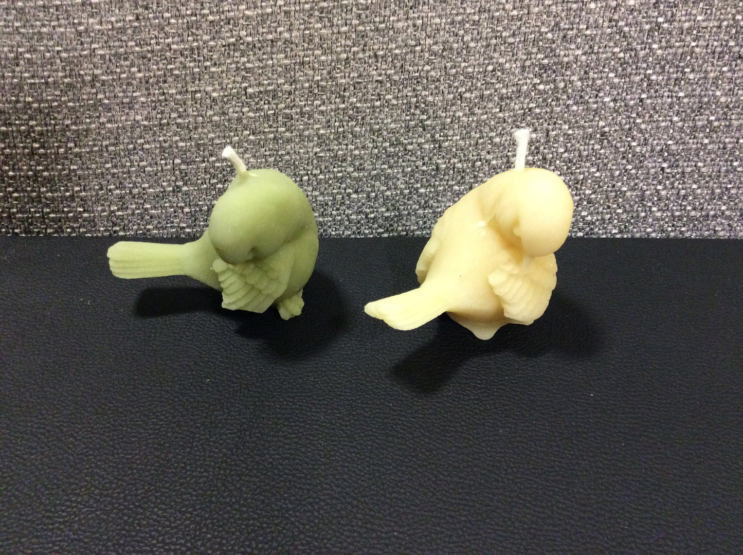 SPARROW WITH HEAD TURNED INWARD 2.25" X 3" (1.7 OZ)