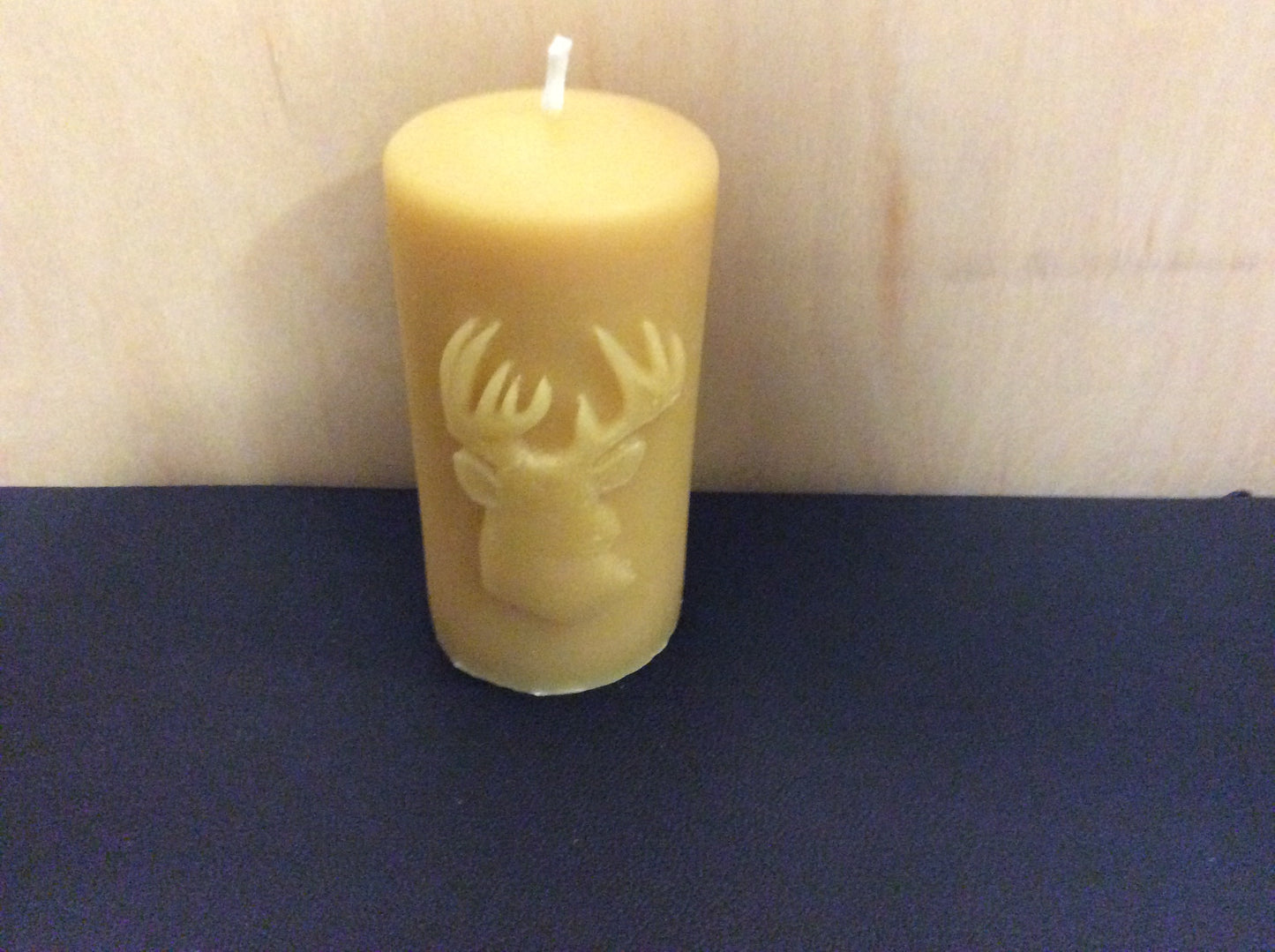 DEER WITH ANTLERS 6" x 3" (23 oz)