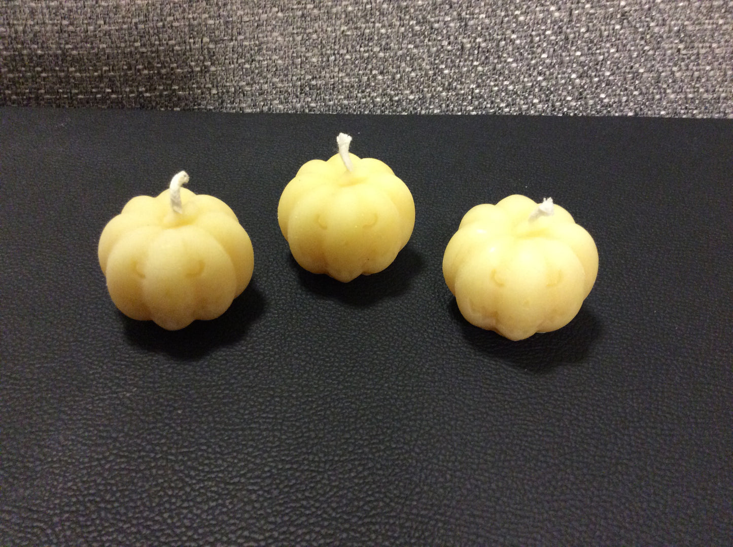 HALLOWEEN PUMPKINS 1.25" X 1.5 X 1.5 (1 OZ)   MINIMUM PURCHASE 2