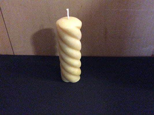 SPIRAL TWIST PILLAR   2.25" X 7" (15 oz)