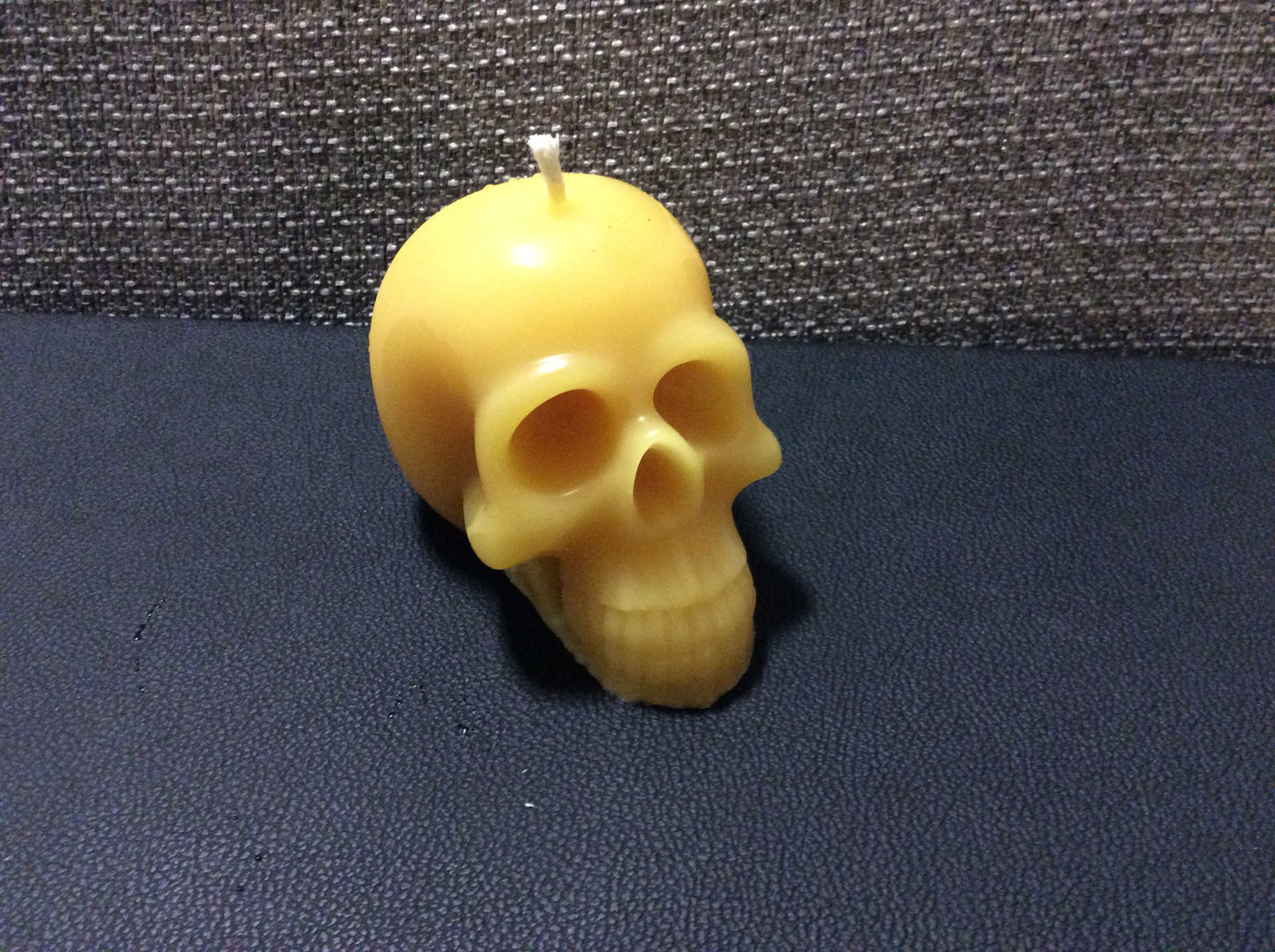 SKULL (LARGE)   3.5" x 2." x 4.5" L   (8 oz)